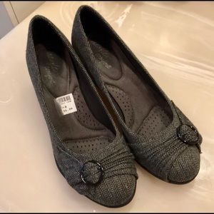 Gray Stripey Platforms w/Side Bow (Make Sense?)